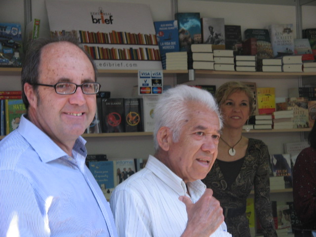 Feria libro Valencia 5 mayo 006