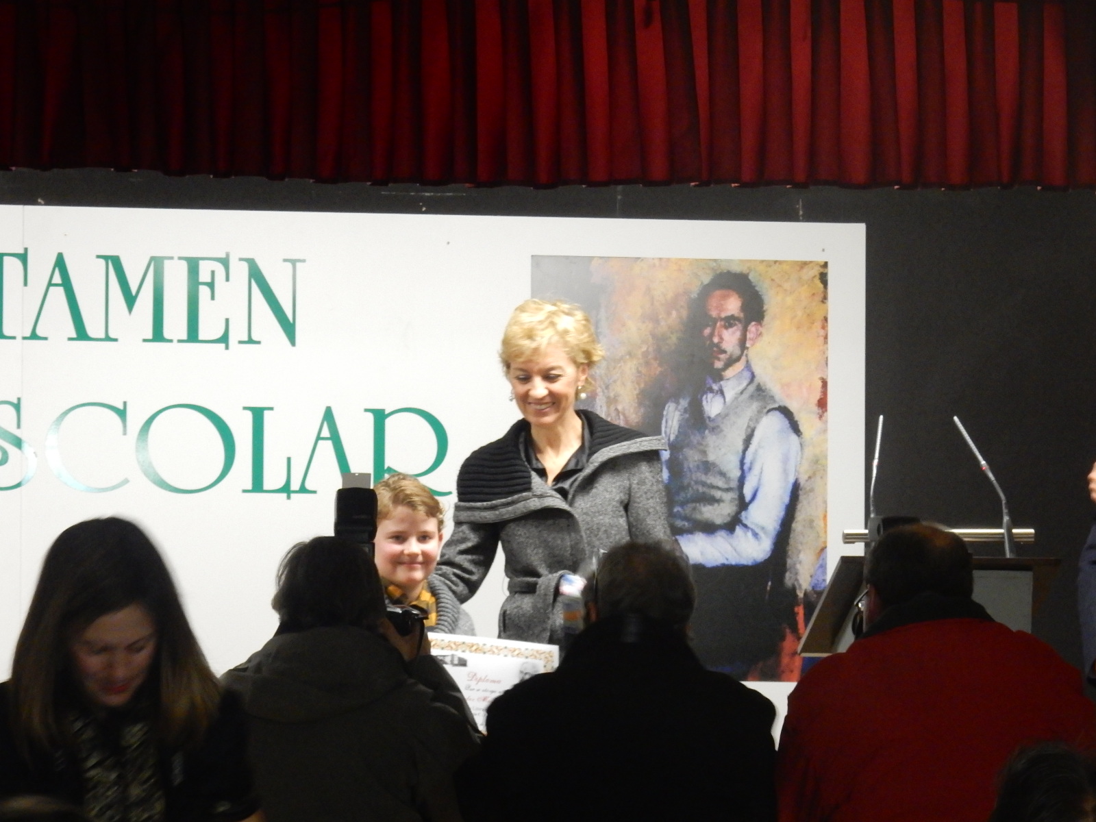 11 María Ángeles Chavarría con alumno